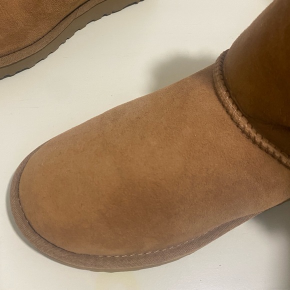 Women’s UGG Bailey Button Boot - Picture 10 of 11